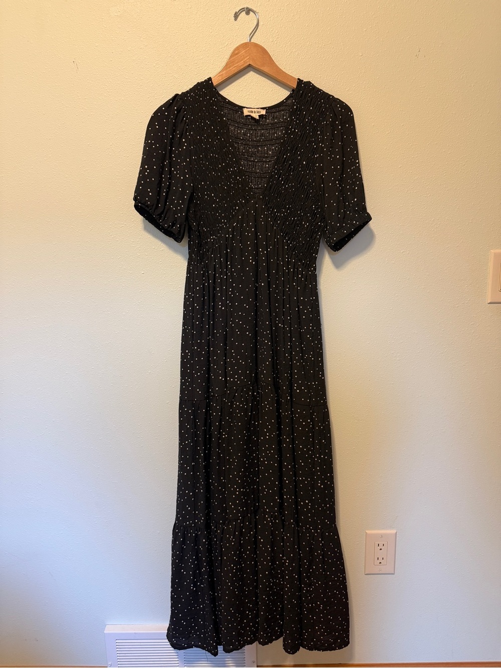 Black Polka Dot Maxi Dress with V-Neck and Short Puff Sleeves